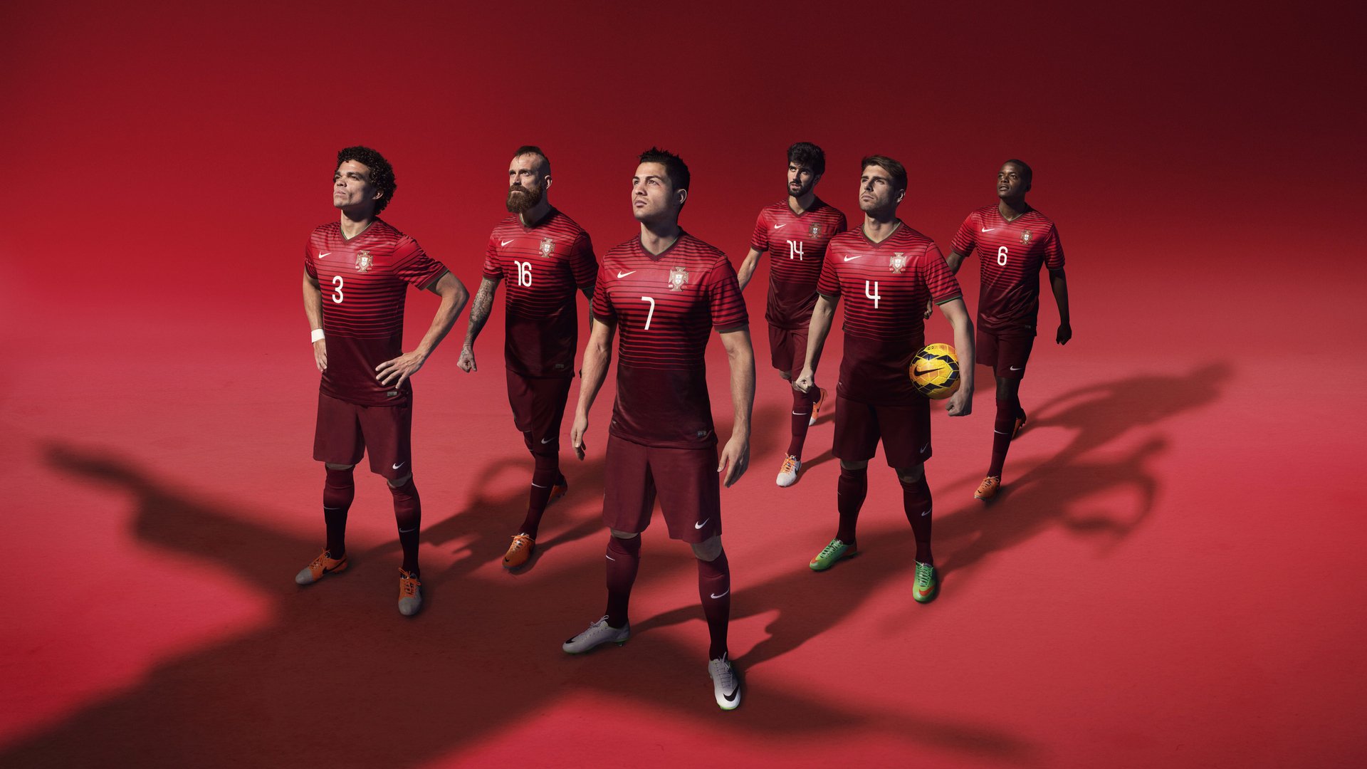 哈兰德参与球队防守回撤提升整体攻守转换效率，哈兰德控球